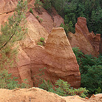 Roussillon et ses falaises ocres by Pab2944 - Roussillon 84220 Vaucluse Provence France